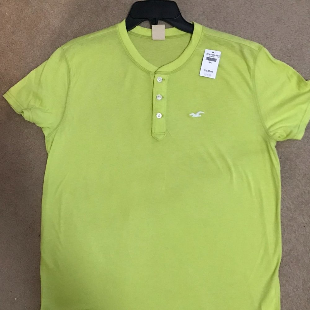 Men's Hollister button down tee